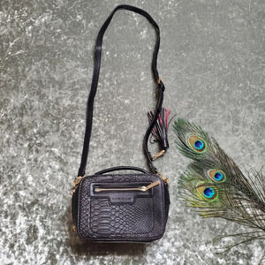 David Jones Faux Leather Embossed Crossbody Purse